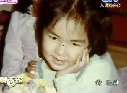 丑女逆袭大明星,从平凡到闪耀大明星的蜕变之路